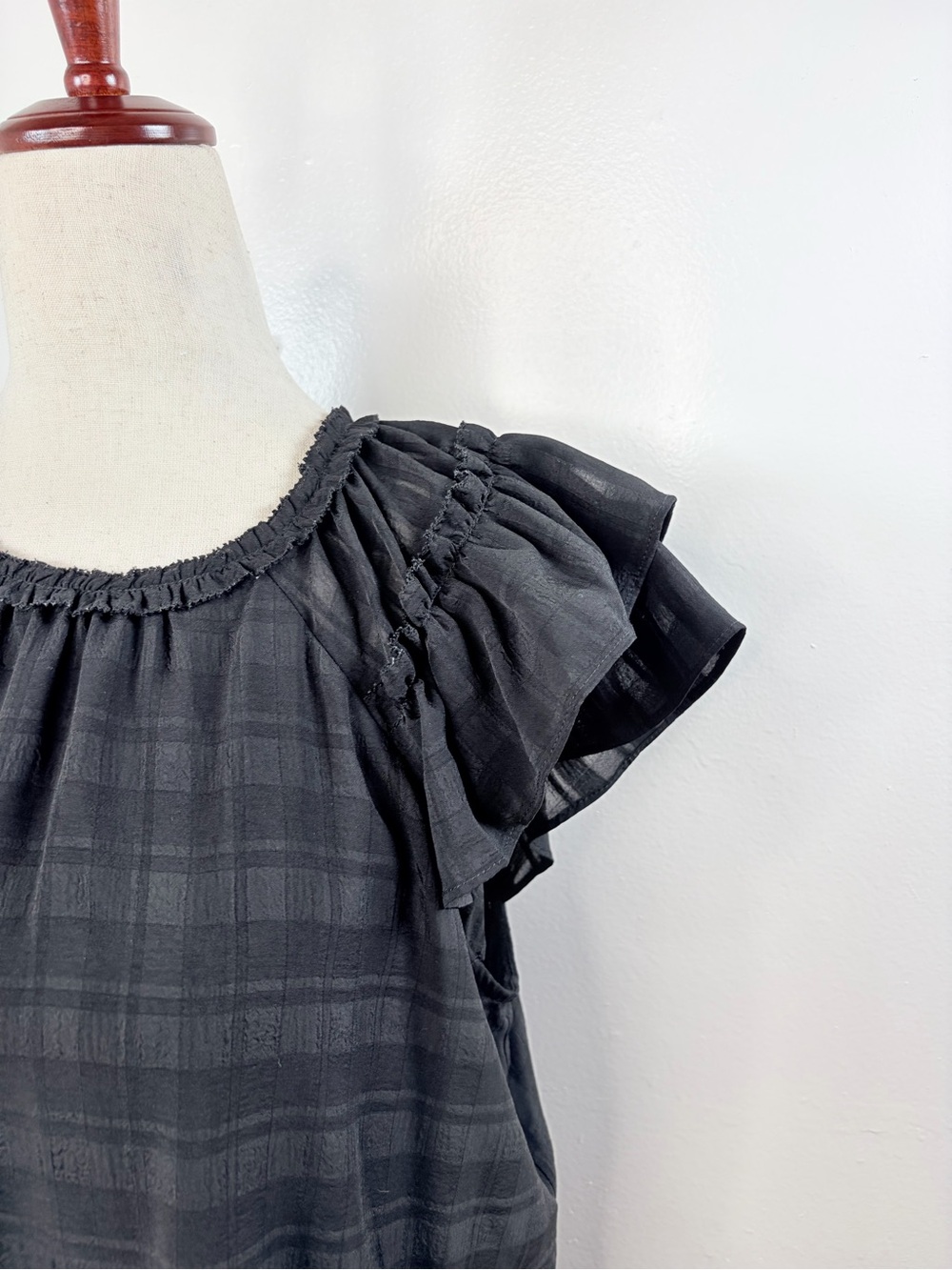 LOFT Ruffle Flutter Sleeve Top - Picture 4 of 9
